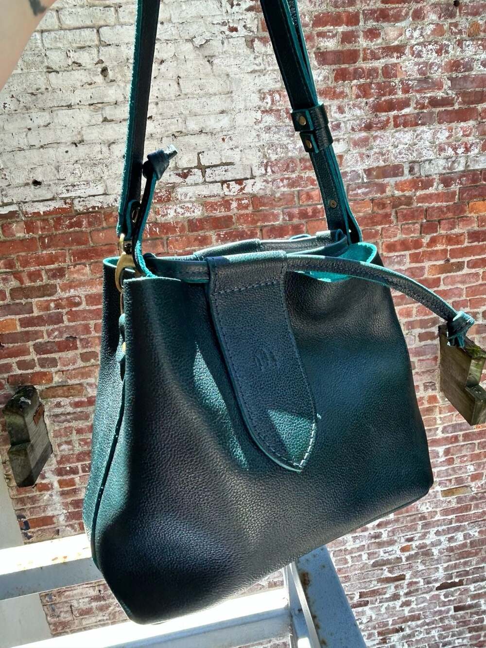 BNWT- Portland Leather Goods Firefly Bucket Bag in Boreal Green- PREMIUM